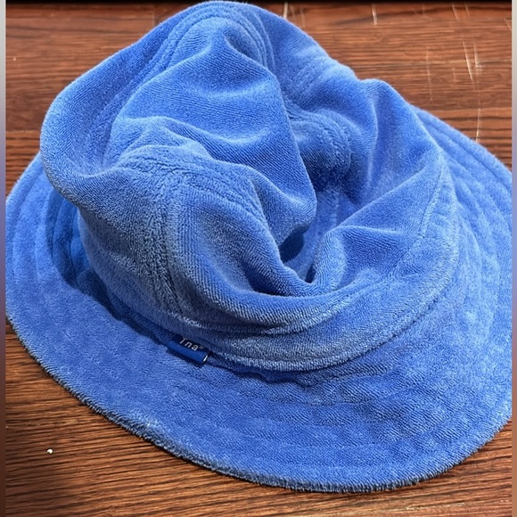 Aritzia terry cloth bucket hat - Picture 1 of 3